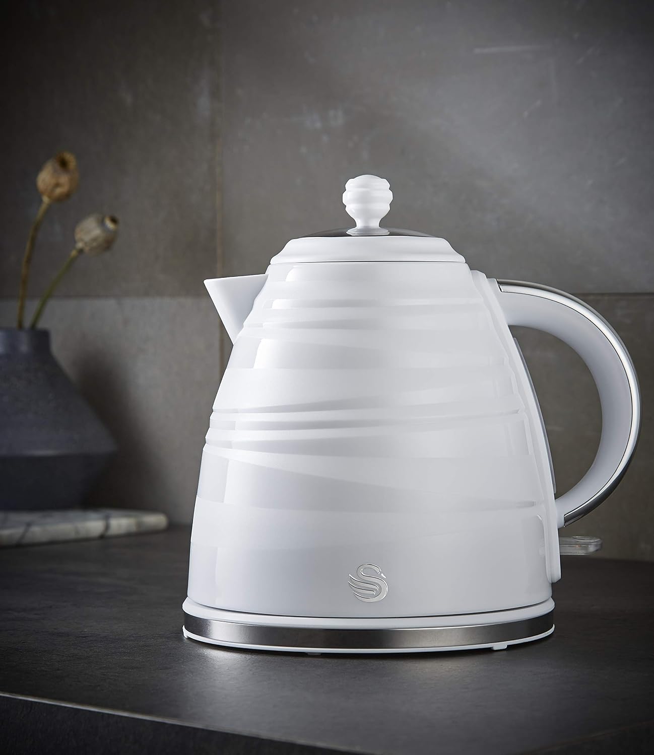 Swan, SK31050WN, Symphony 1.7 Litre Jug Kettle with 360 Degree Rotational Base, 3000 Watts, White, 1.7 Litres - Image 4