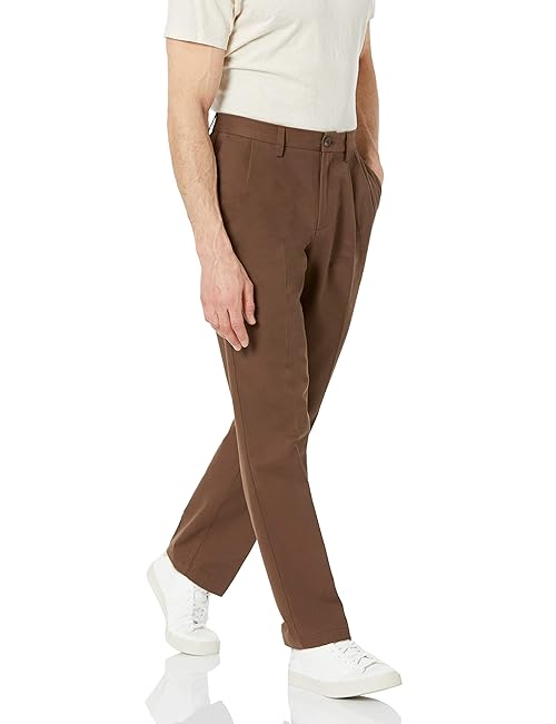 Amazon Essentials Men's Classic-Fit Wrinkle-Resistant Pleated Chino Pant (Available in Big & Tall), Brown, 32W x 31L