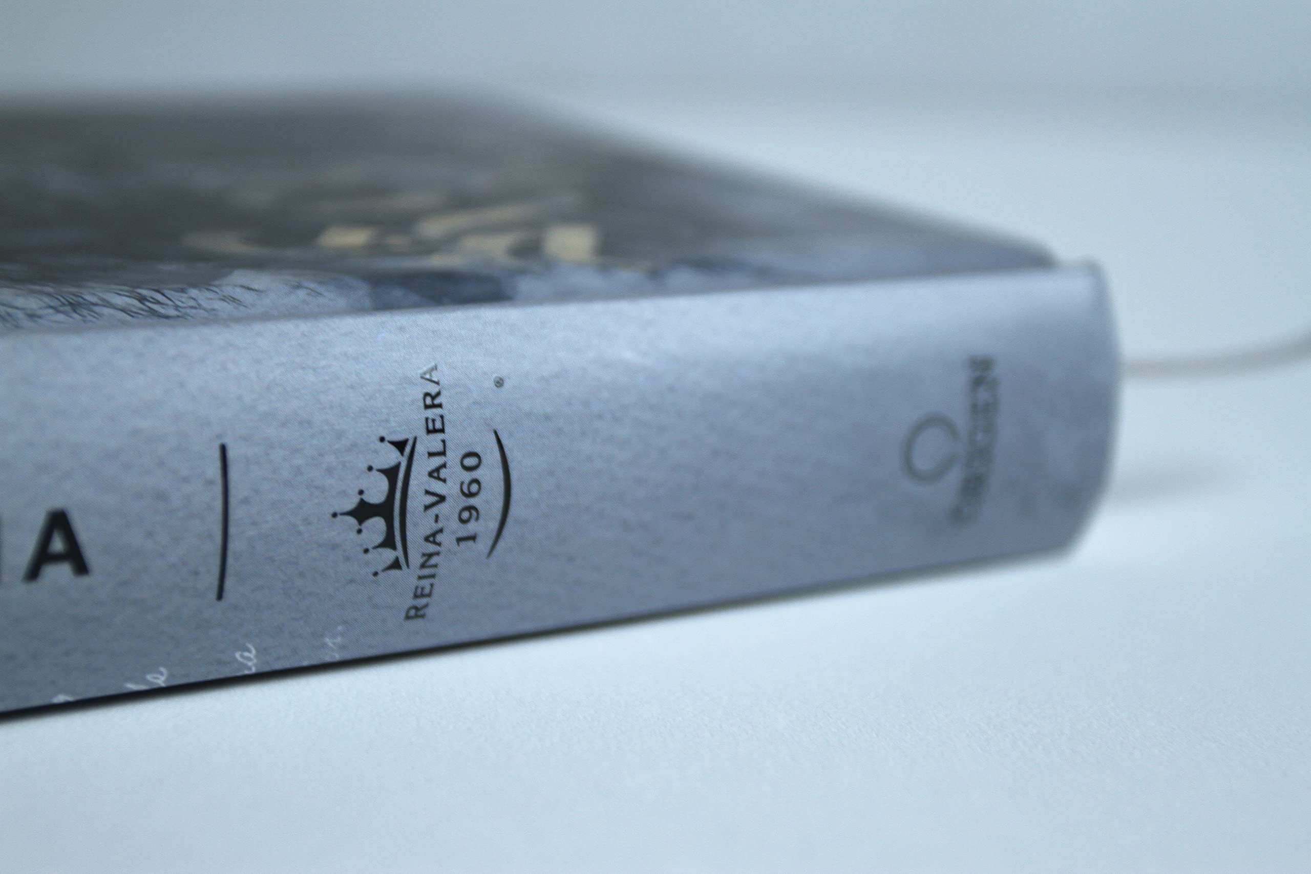 Biblia RVR60 letra grande tamaño manual, tapa dura León Rey de Reyes / Spanish Bible RVR60 Handy Size Large Print Hardcover Lion King of Kings (Spanish Edition) Biblia RVR60 letra grande tamaño manual, tapa dura León Rey de Reyes / Spanish Bible RVR60 Handy Size Large Print Hardcover Lion King of Kings (Spanish Edition) Hardcover