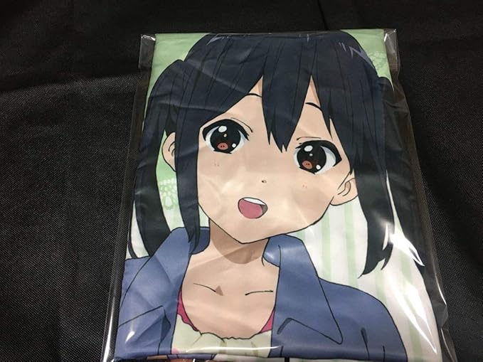 Amazon 正規品 中野梓 抱き枕カバー けいおん Blu Ray Box 公式 アニメイト購入特典限定 あずにゃん 等身大 アニメ 萌えグッズ 通販