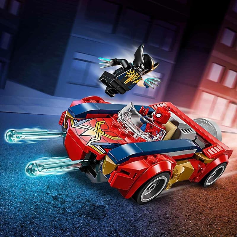 | Marvel Spider-Man Auto vs. Venomized Wolverine - Superhelden Spielzeug mit Spielzeugauto - Konstruktionsspielzeug mit 2 Minifiguren und 2 Shooter - Geschenk für Jungen ab 7 Jahren - 76336