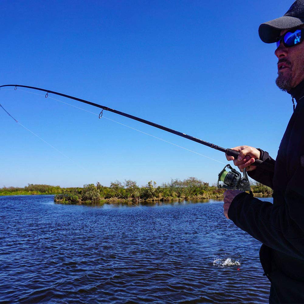 CS5 Spinning Reel, Ultralight Carbon Frame Fishing Reel with 8+1 Corrosion Resistant Bearings Smooth Powerful Fishing Reel Spinning with 20Lb Carbon Fiber Drag & 6.2:1 Gear Ratio Reels (CS5-3000)