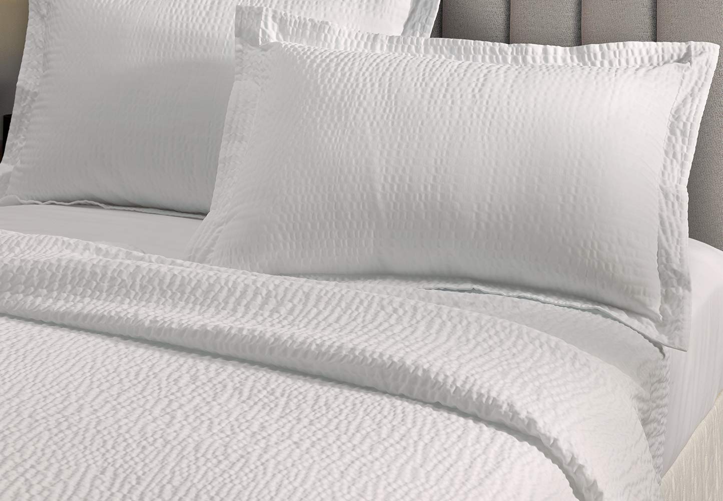 Amazon.com: Courtyard by Marriott Textured Coverlet and ... Amazon.com: Courtyard by Marriott Textured Coverlet and ...