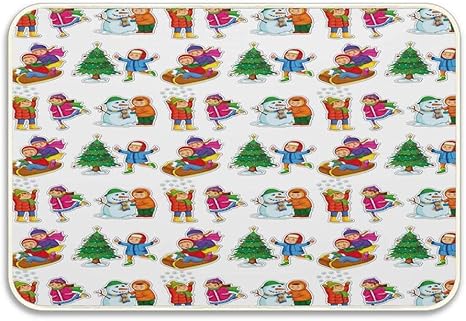 Niños en ropa de invierno Construcción Muñeco de nieve Trineo y árbol