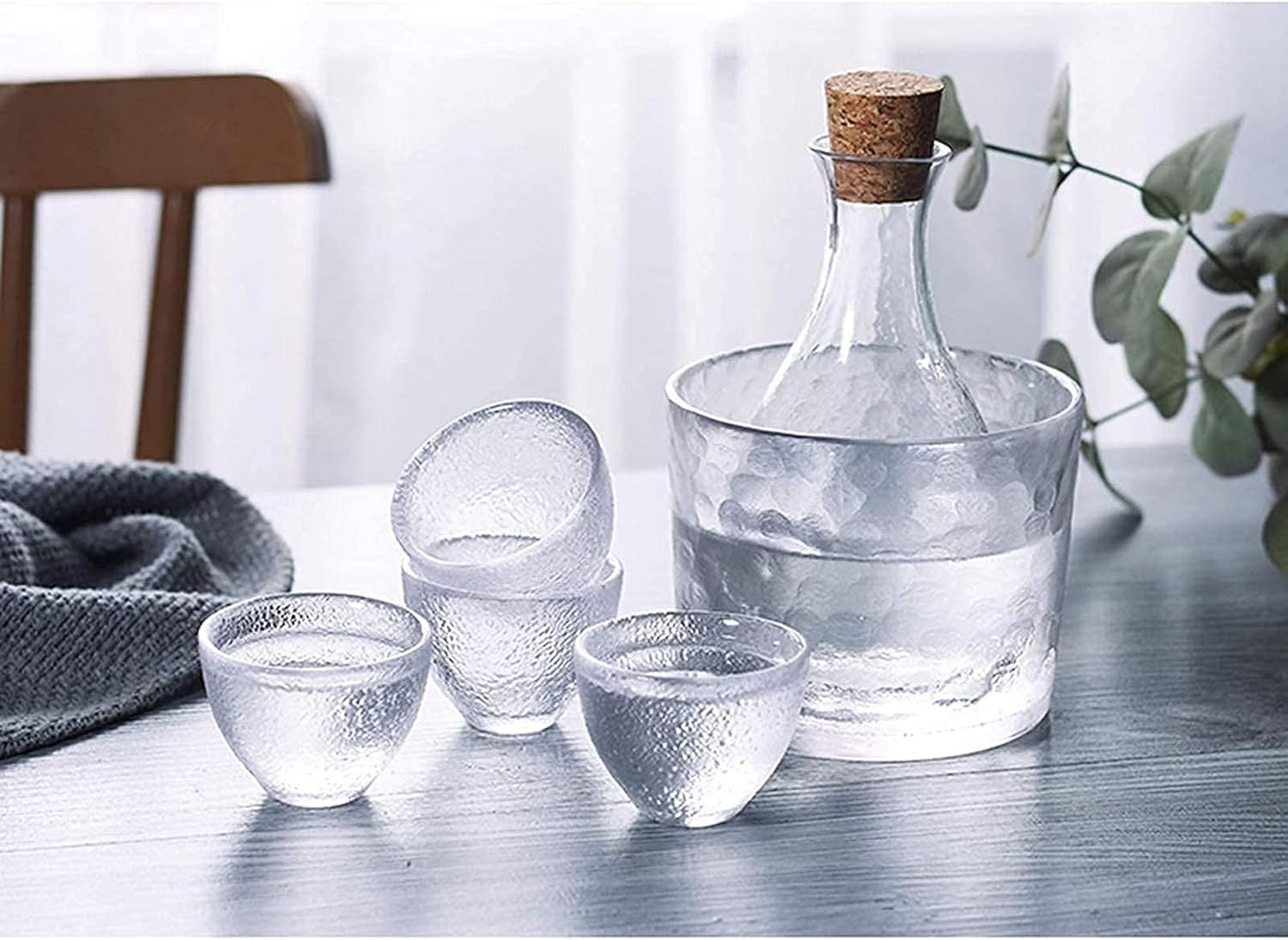 Glass Sake Set，1 Sake bottle + 1 Sake warmer + 4 Sake cups+1 Serving