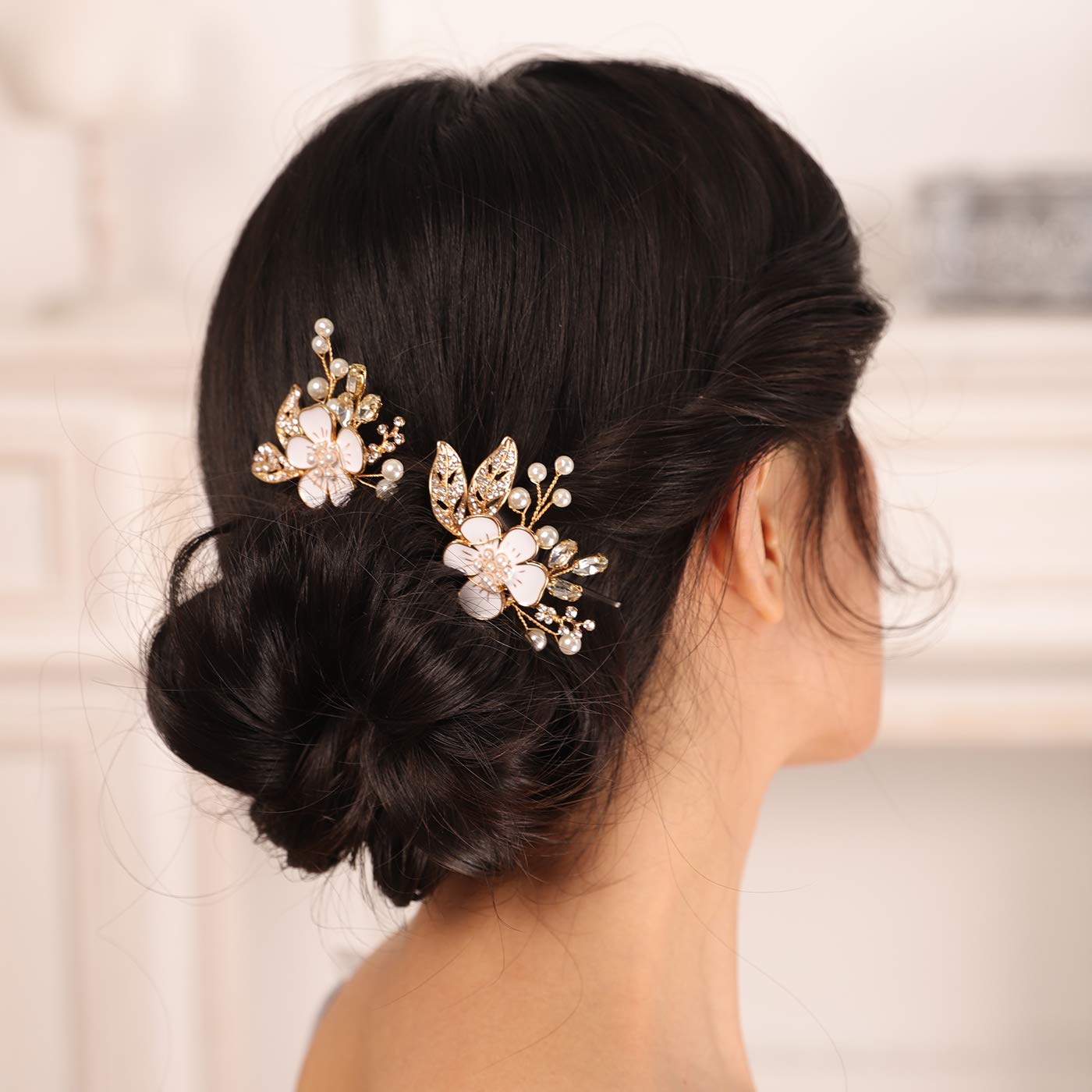 Kercisbeauty White Flower Gold Hair Comb Set for Wedding Brides Bridesmaid Pearl and Crystal Hair Piece for Women and Girls