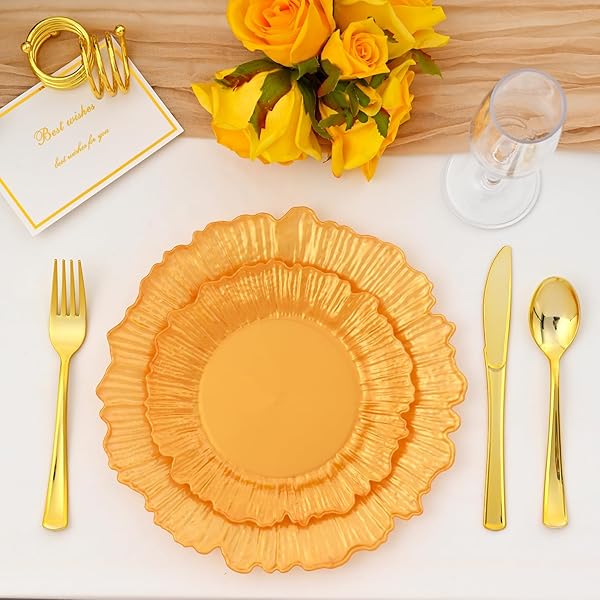 NOEMIE 60PCS FLORAL GOLD PLASTIC PLATES, PREMIUM GOLD DISPOSABLE PLATE FOR PARTY & WEDDING – HEAVY DUTY PARTY PLATE FOR 30 GUESTS (30 DINNER & 30 DESSERT PLATES)