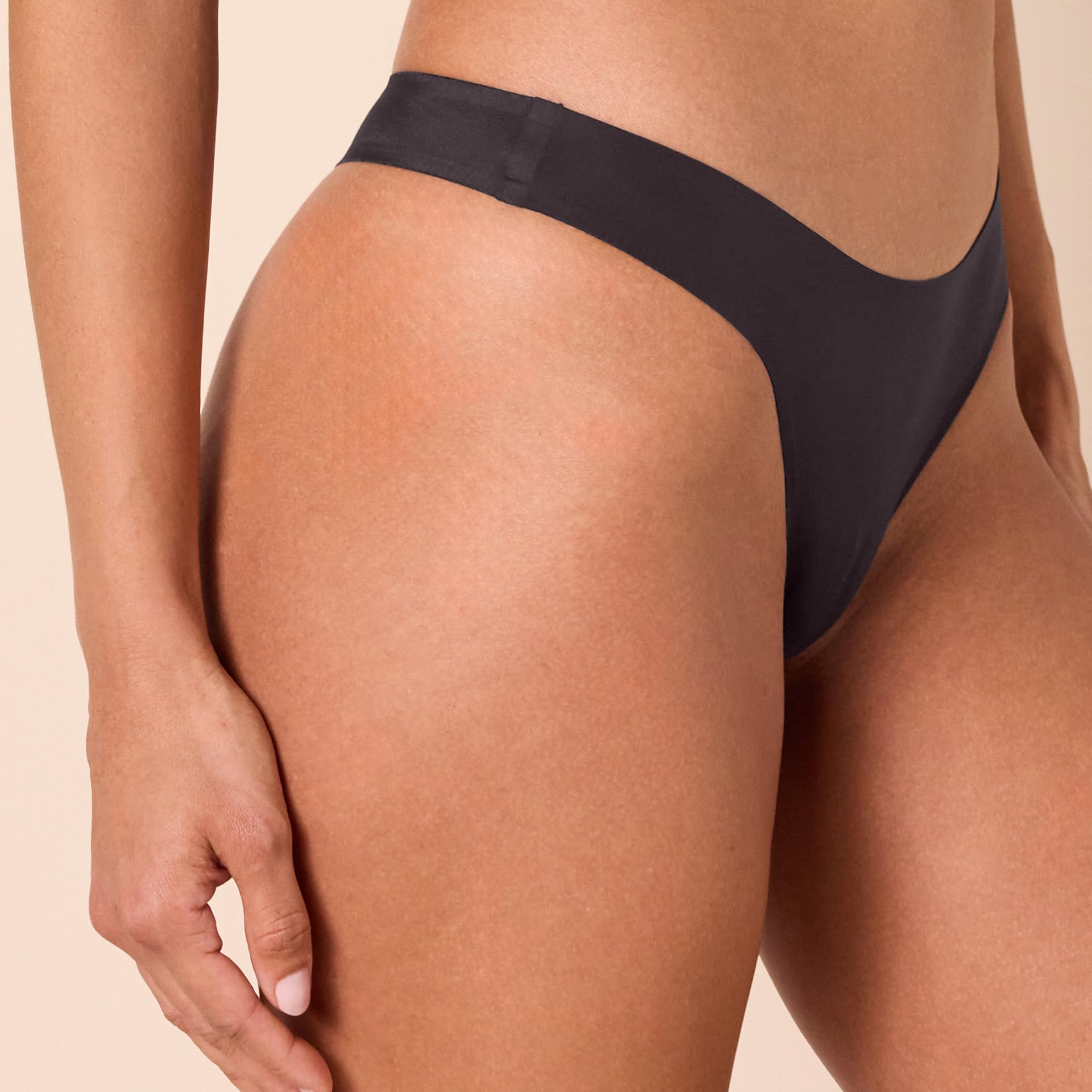 Amazon Essentials Women's Seamless Breathable Underwear for Women Thong, Bonded Stretch, Pack of 4