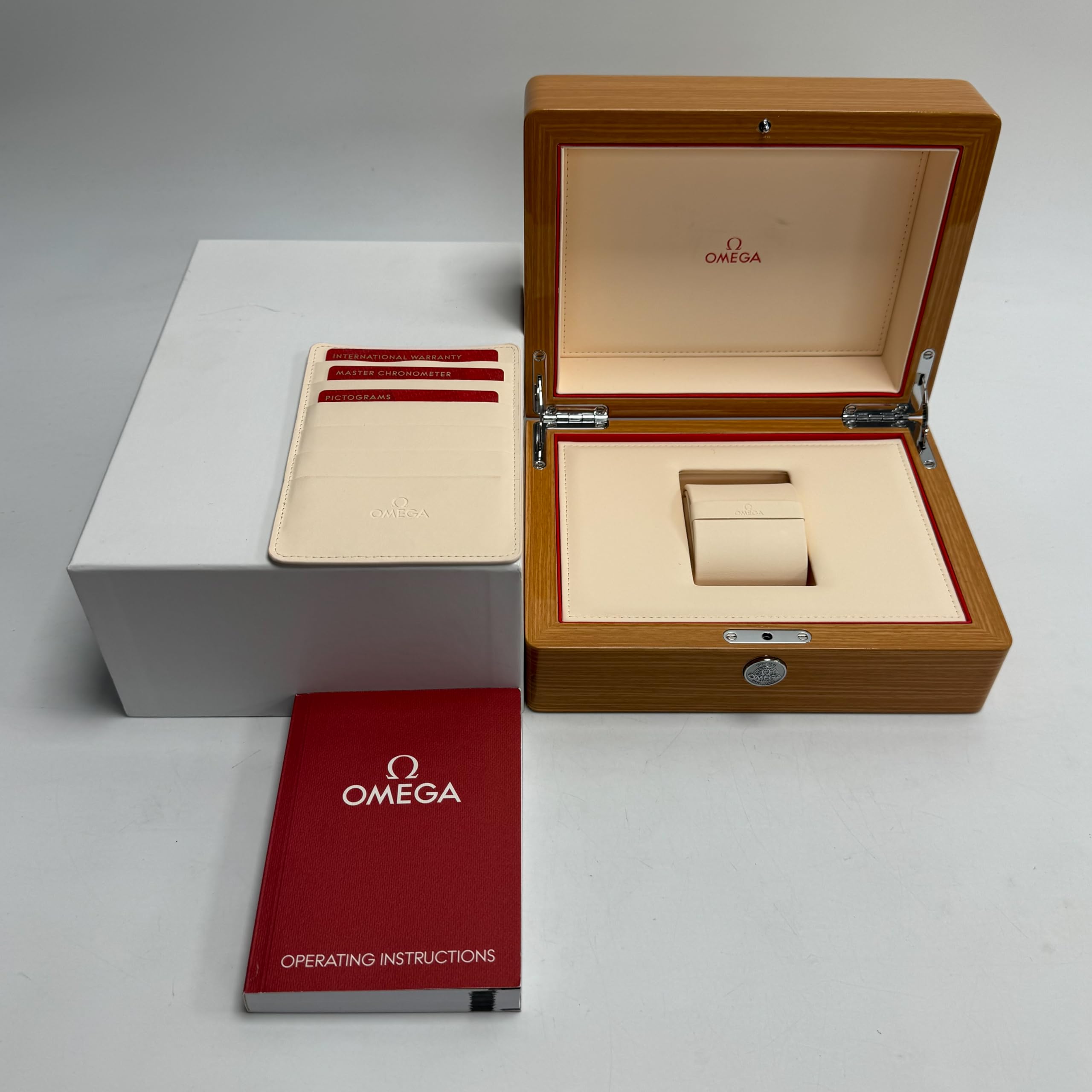 Omega Seamaster Diver 300m Co-Axial Master Chronograph Automatic Chronometer Black Dial Men's Watch 210.22.44.51.01.001