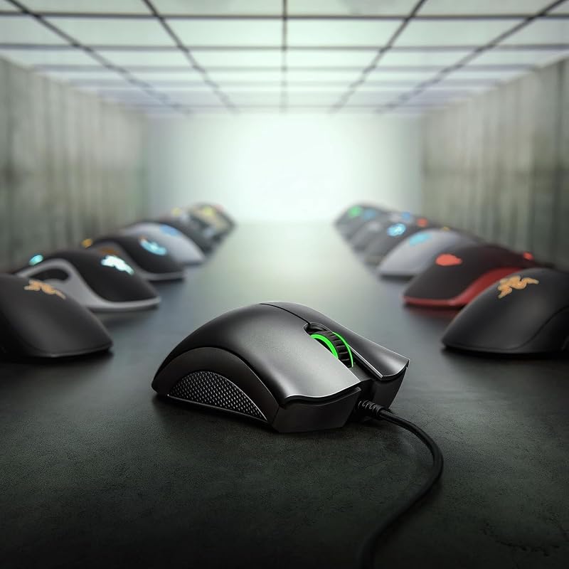 DeathAdder Essential (2021) - Mouse da Gioco Cablato con Sensore Ottico da 6400 DPI (Sensore Ottico da 6400 DPI, 5 Pulsanti Programmabili, Fattore di Forma Ergonomico) Bianco