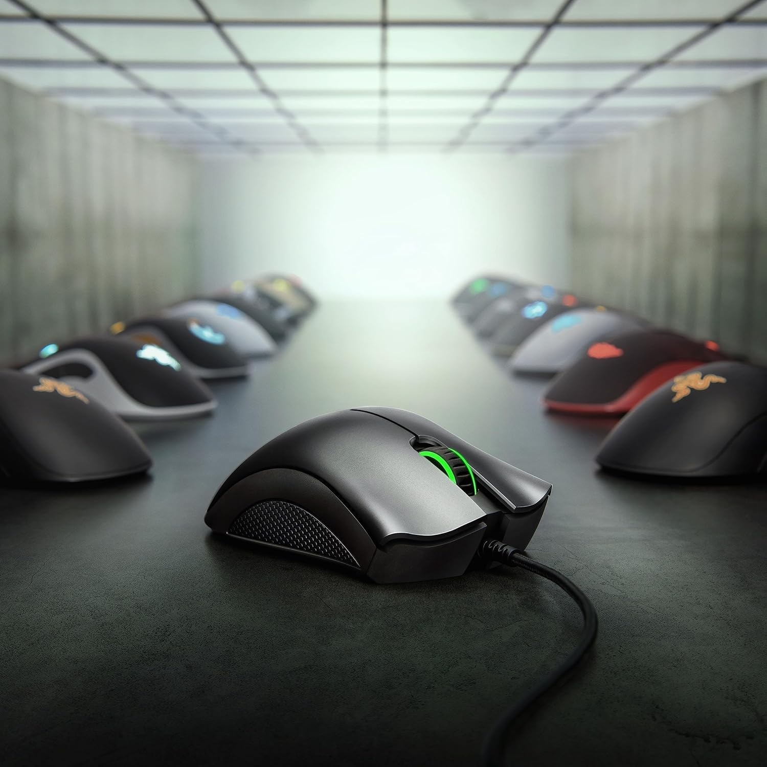 Razer DeathAdder Essential (2021) - Kabelgebundene Gaming-Maus mit Optischem Sensor mit 6400 DPI (5 programmierbare Tasten, Ergonomischer Formfaktor, 10 Millionen Klicks Lebensdauer) Weiß 4