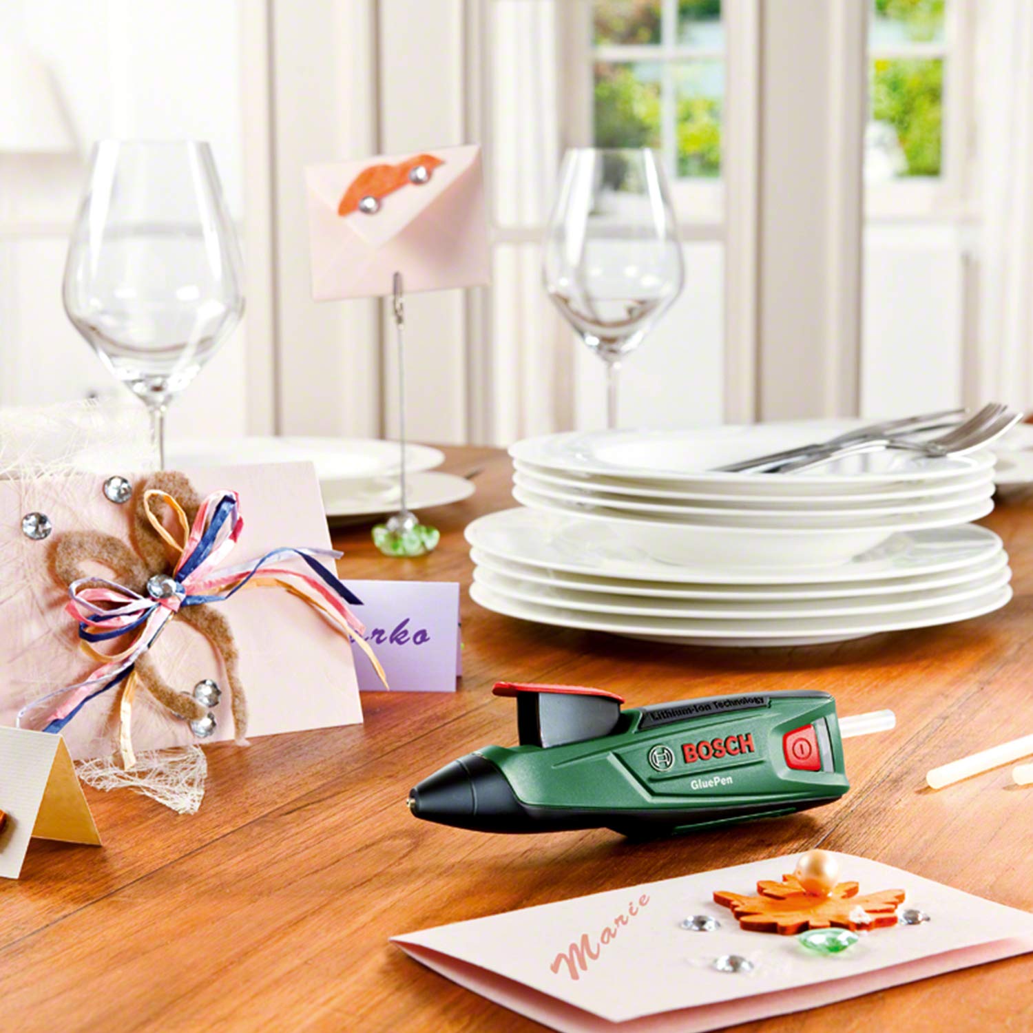 Bosch Akku Heißklebepistole GluePen (Micro USB Ladgerät, 4x Kleber Ultrapower, Karton, 3,6 Volt) 6