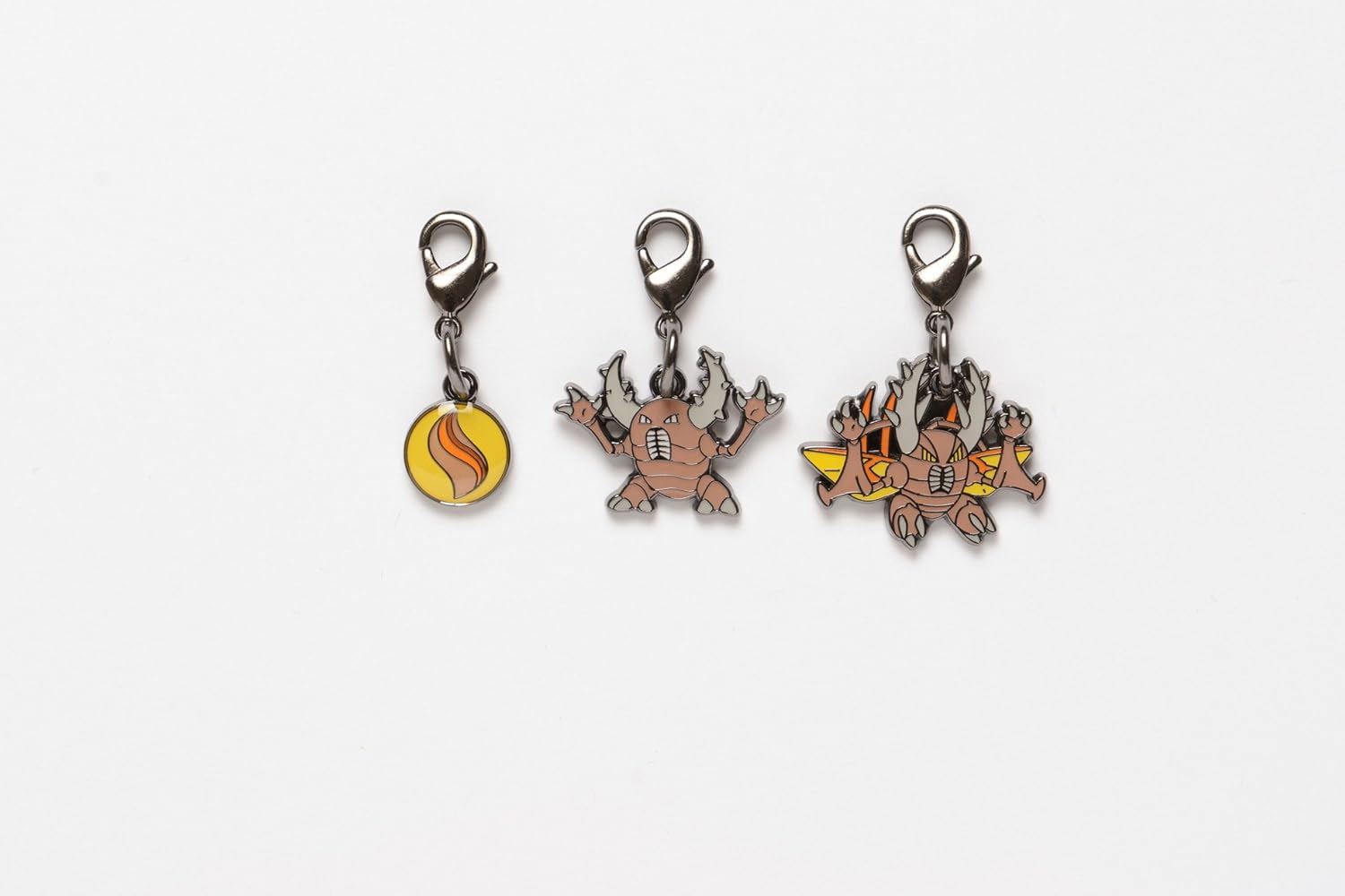 Amazon ポケモンセンターオリジナル メタルチャーム メガカイロス アニメ 萌えグッズ 通販