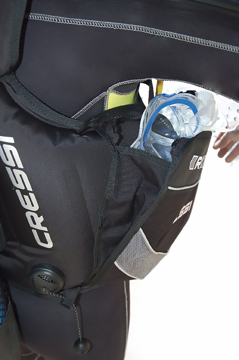 Cressi R1 Weight Integrated BCD Diving & Snorkeling Buoyancy Compensators