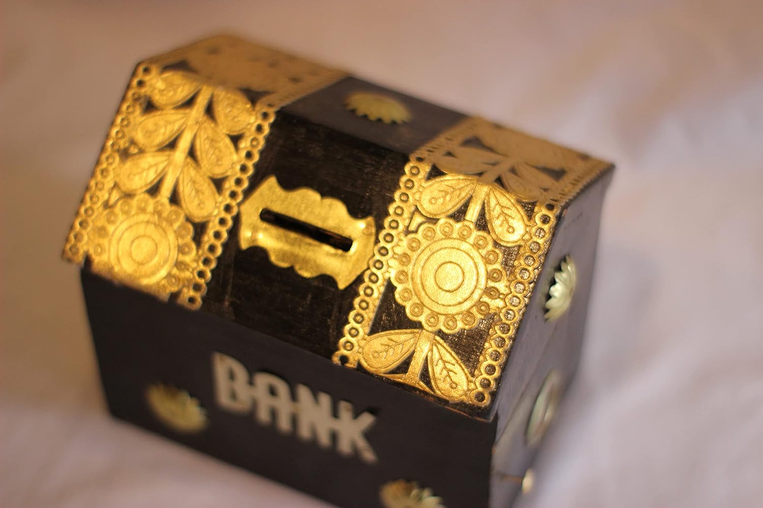 Wooden Hut Shaped Wooden Money Box with Lock Piggy Bank Coin Box