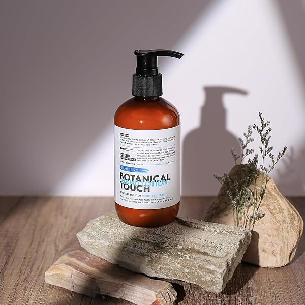 ROMIIE ZOI NATURAL HAND & BODY LOTION BOTANICAL TOUCH – ETHEREAL BLEND OF WHITE TEA & BERRY – 236 ML / 8 FL OZ