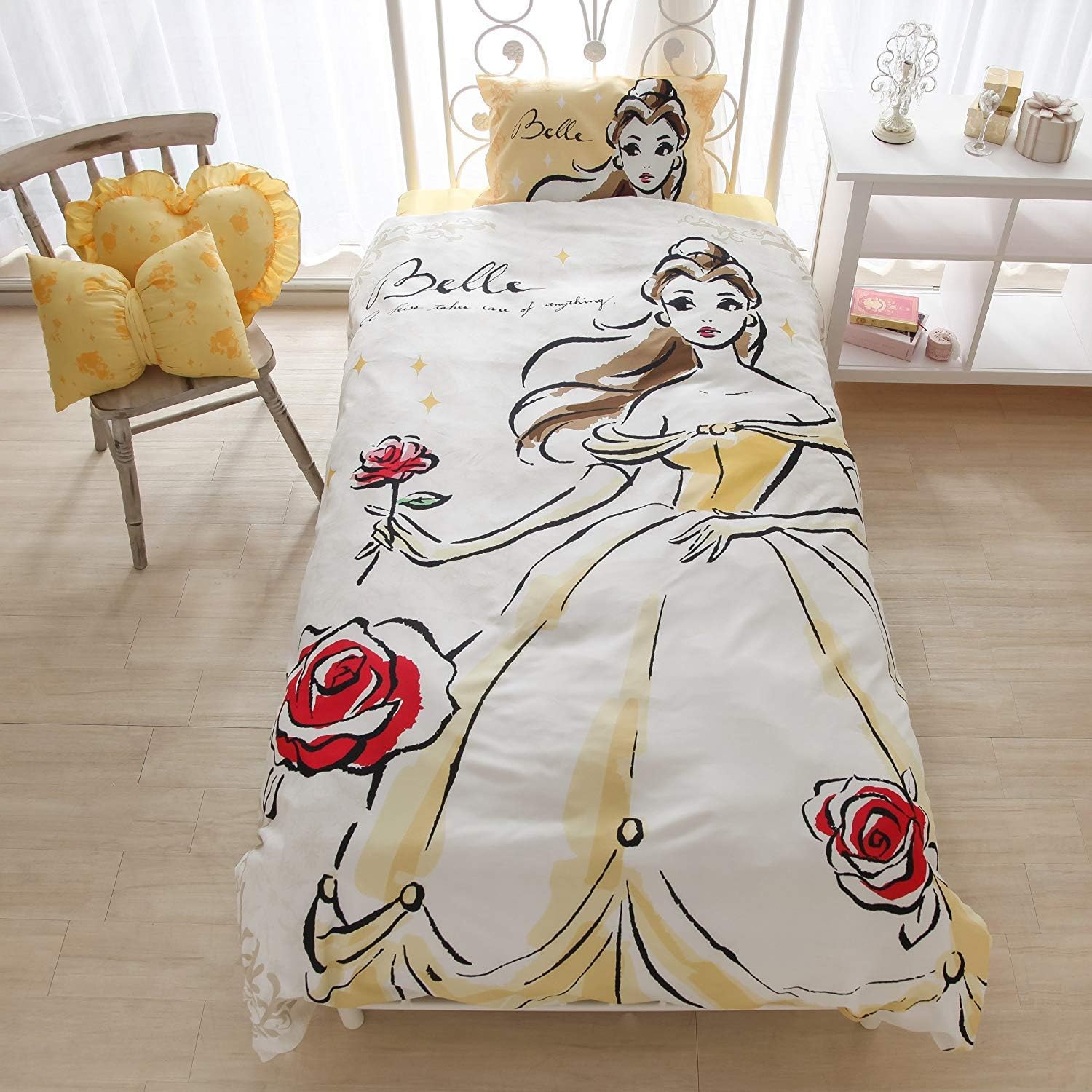 Amazon Co Jp Disney ディズニー 美女と野獣 ベル 布団カバー シングル 3点セット 掛け布団カバー 敷き布団カバー 枕カバー キャラクター グッズ 枕カバー 43 63cm 掛け布団カバー 150 210cm ベッド用シーツ 100 0 25cm マチ 和式用シーツ 105
