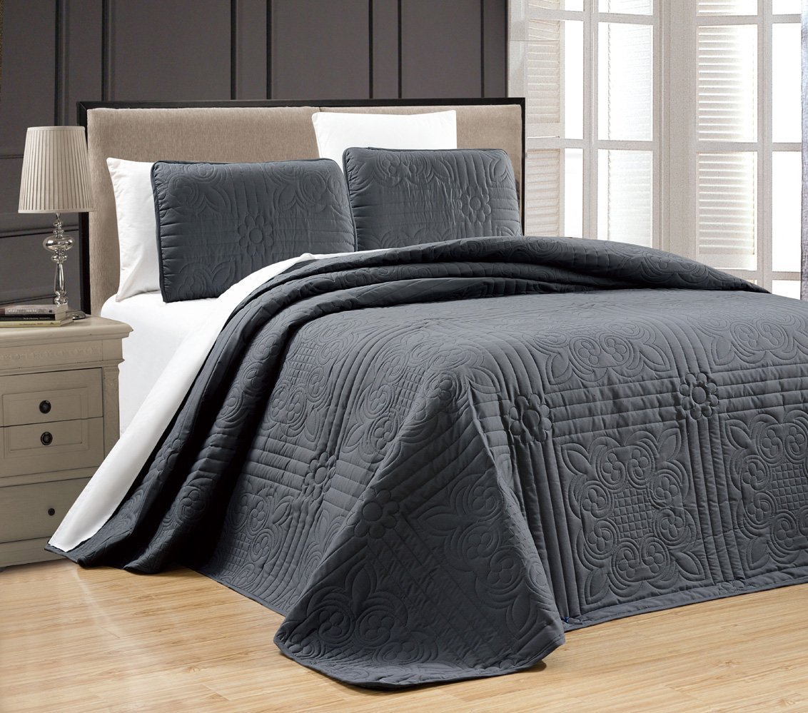 3-Piece Grey Oversize Stella Grande Bedspread Queen/Full Embossed Coverlet Set 106 by 100-Inch