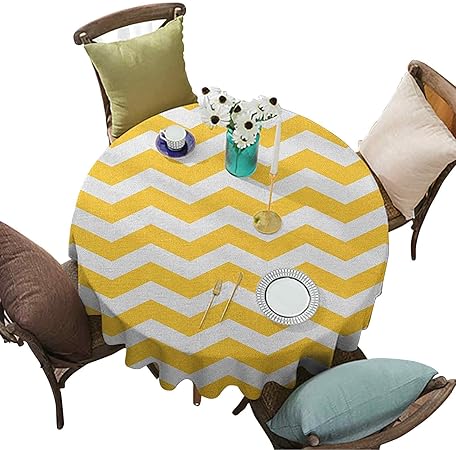 Mantel decorativo amarillo con diseño de zigzag y diseño de azulejos