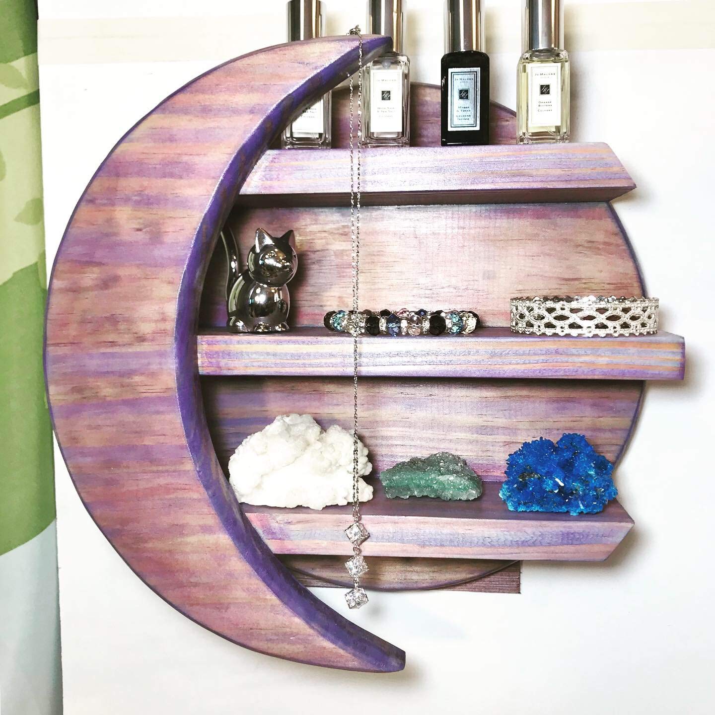 hanging shelves nursery