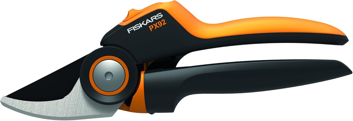 Fiskars PowerGear X Bypass Garden Shears with Roll Handle for fresh branches and twigs, Non