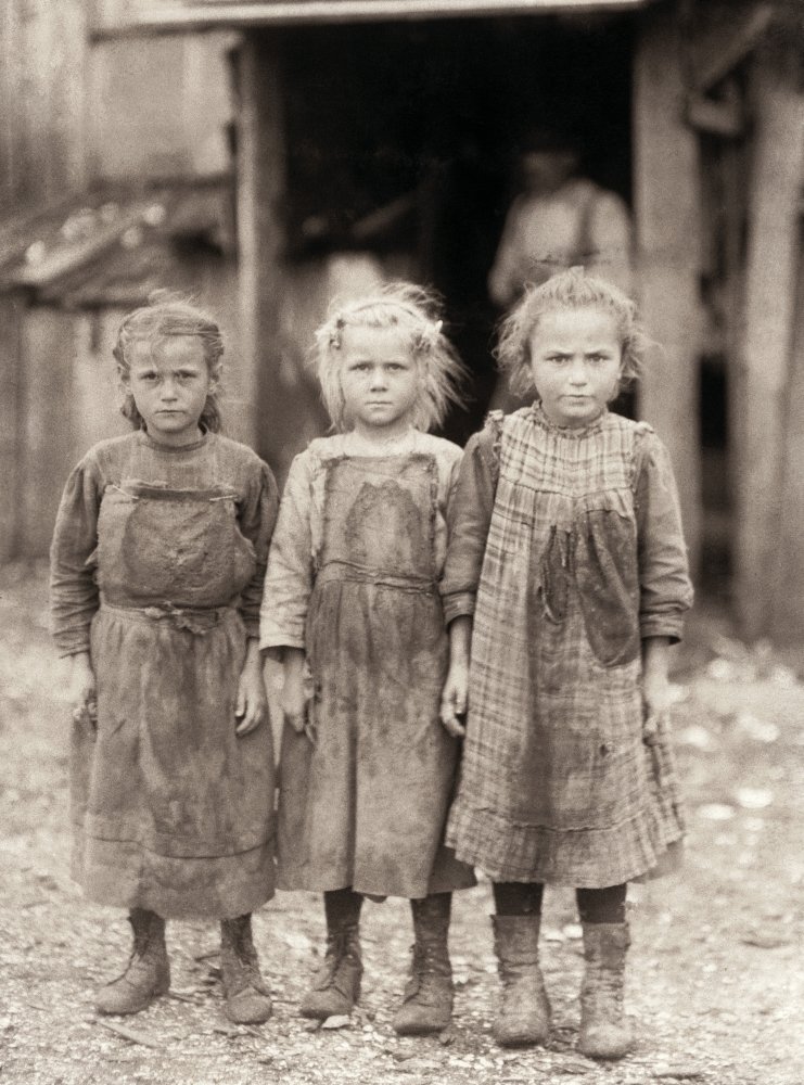 Lewis hine child laborers 50 photographic reproductions english edition