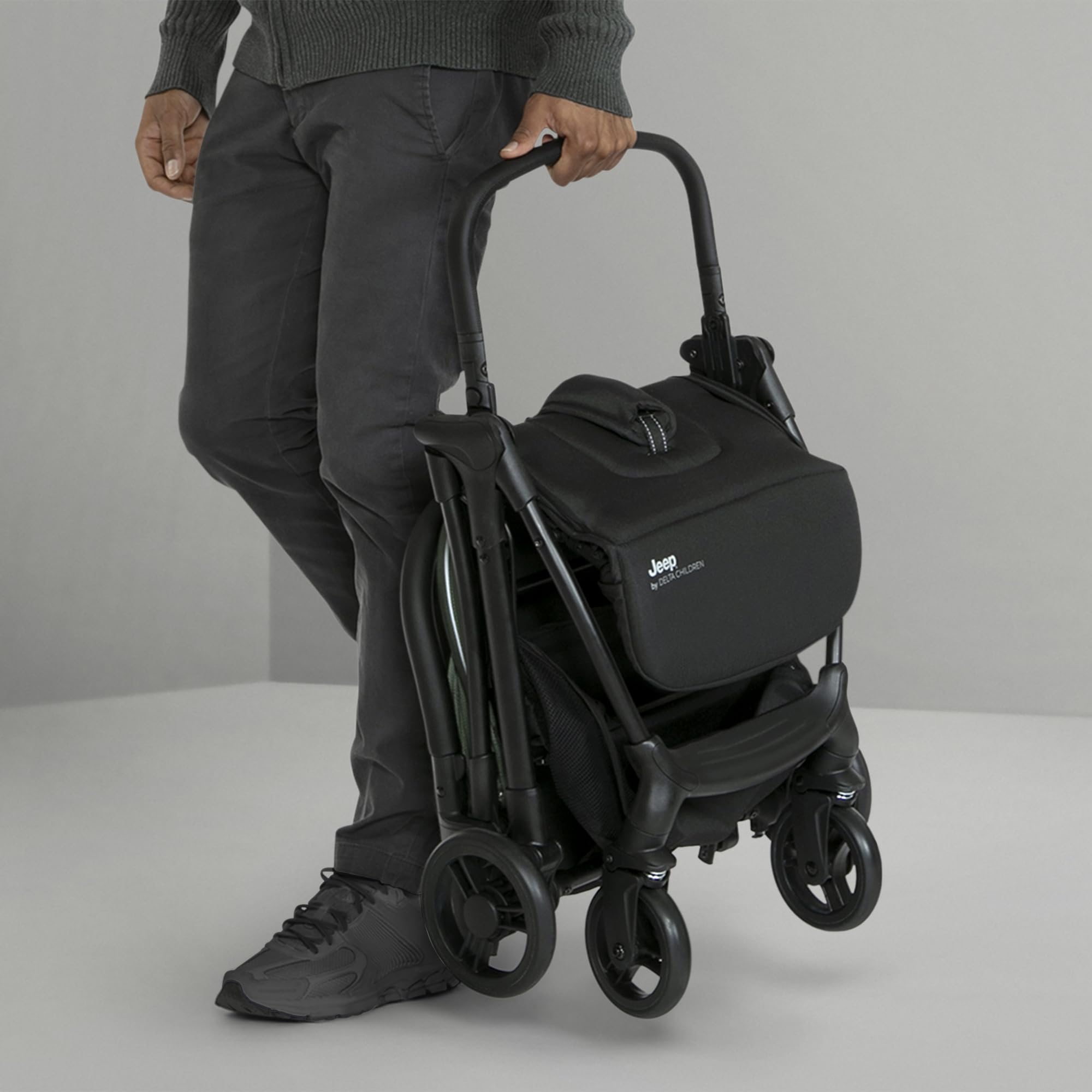 Jeep Altitude Compact Travel Stroller by Delta Children Greenguard Gold, Easy One Hand Fold, Lightweight, Extendable Canopy with Peek-a-Boo Window, Reclining Seat, 4 Wheel Suspension, Olive Green