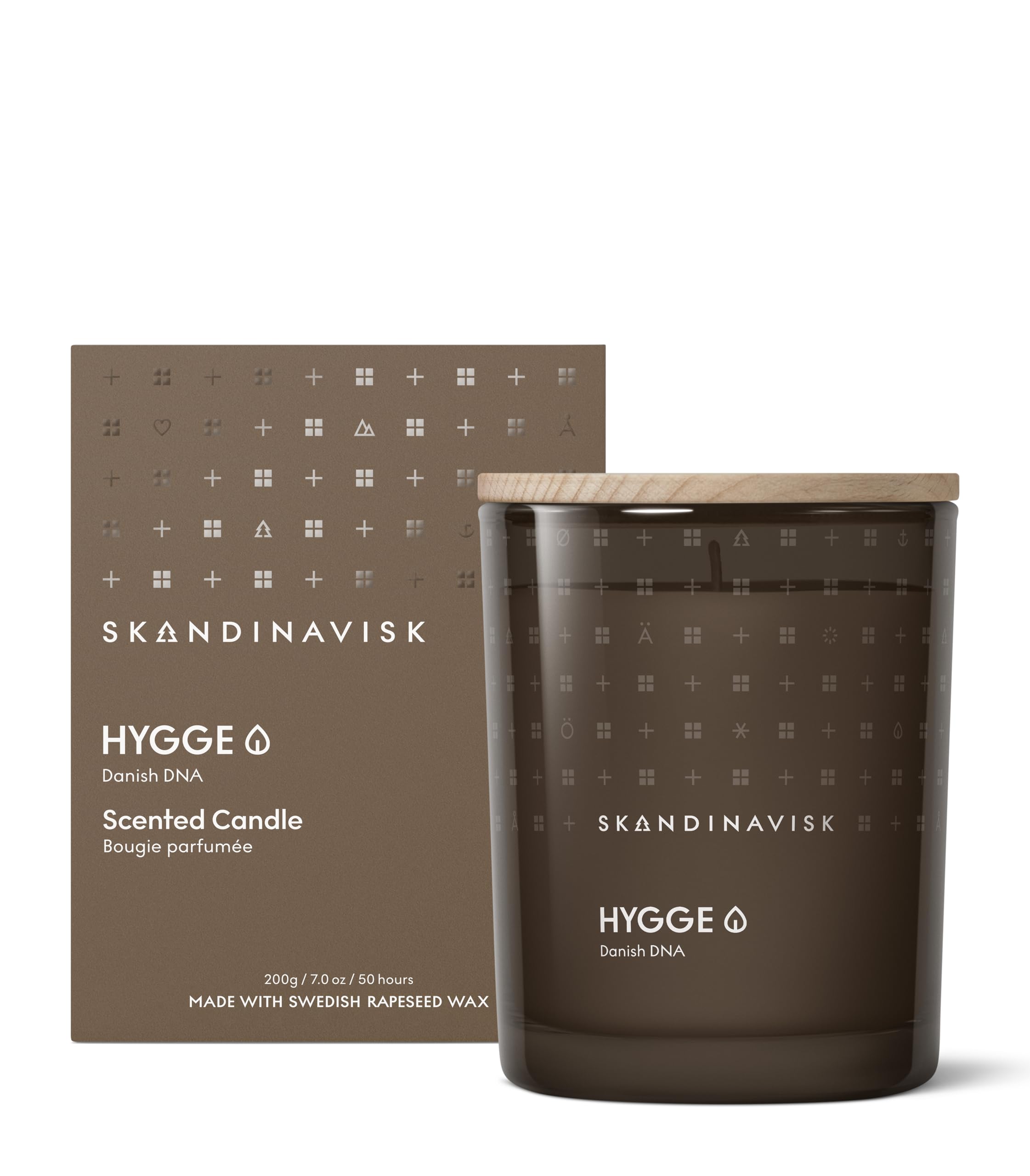 Skandinavisk Hygge 'Cosiness' Scented Candle. Fragrance Notes: Black Tea and Mint Leaves, Dried Apples and Baked Cinnamon. 200 g.