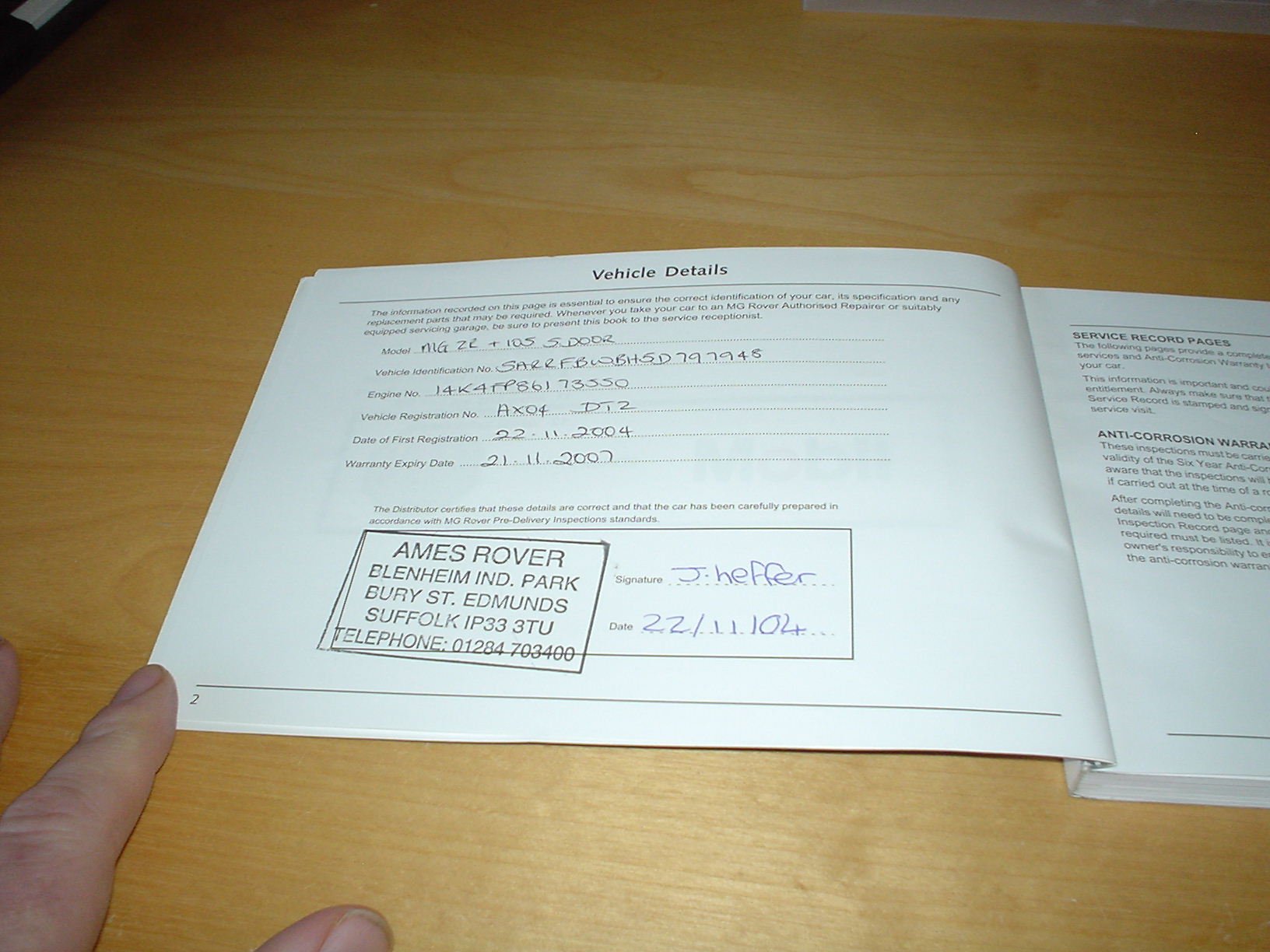 MG ZR OWNERS HANDBOOK & USED SERVICE HISTORY SECTION c/w WALLET (2001 -  2005) MGZR - 1.1 L, 1.4, 1.6, 1.8, PETROL ENGINES 2.0 LITRE DIESEL ENGINES  105 120 ...