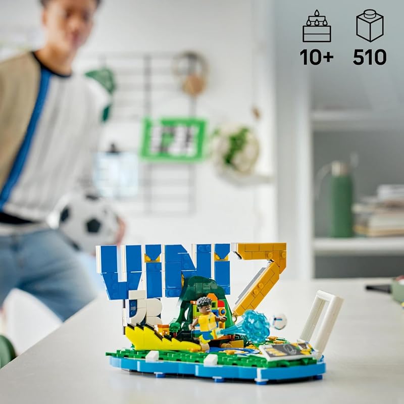 Editions Vinicius Jr. – Best of - Jeu Football - Maquette 3D avec Minifigurine Collector - Décoration de Chambre d'enfant - Cadeau dès 10 Ans pour Garçon, Fille ou Adulte Fan de Sport 43027