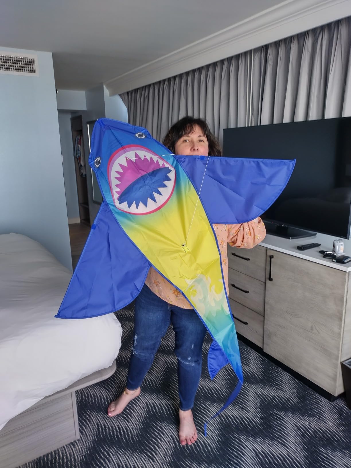 HONBO Large Shark Kites for Kids & Adults, Easy to Fly, Beginner Kite for Boys & Girls for Outdoor Game, Beach Trip, and 60 Meters String for Summer