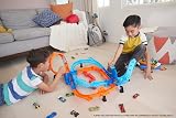Hot Wheels Ultra Hots Blast Launch Face-Off Track Set with 2 Cars HXR71 view 2