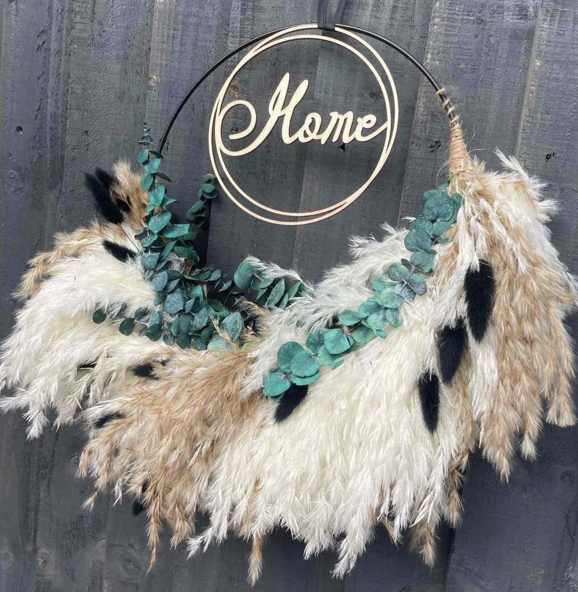 Pampas Grass Wreath - Pampas Grass Wall Decoration - Natural Handmade Wall Hanging Decoration With Wooden Home Sign - Living Room Decor