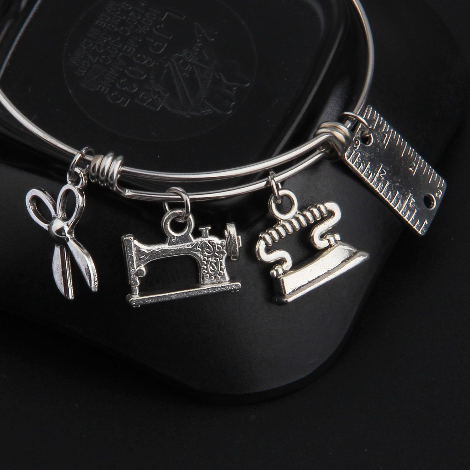 KUIYAI Sewing Charm Bracelet and Scissors Bangle Sewer Gifts for Costume Designer (bracelet silver), 2.56 inches - Image 4