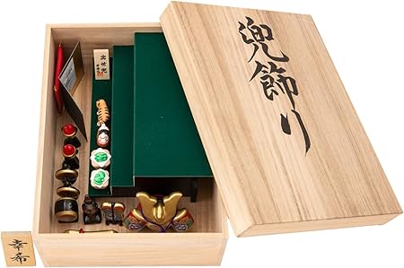 Amazon 赤ちゃんまーけっと 兜 兜飾り 五月人形 陶器 コンパクト ミニ 収納 収納ケース 出世兜飾り 三段 錦彩 名前札 名入れ 兜飾り おもちゃ