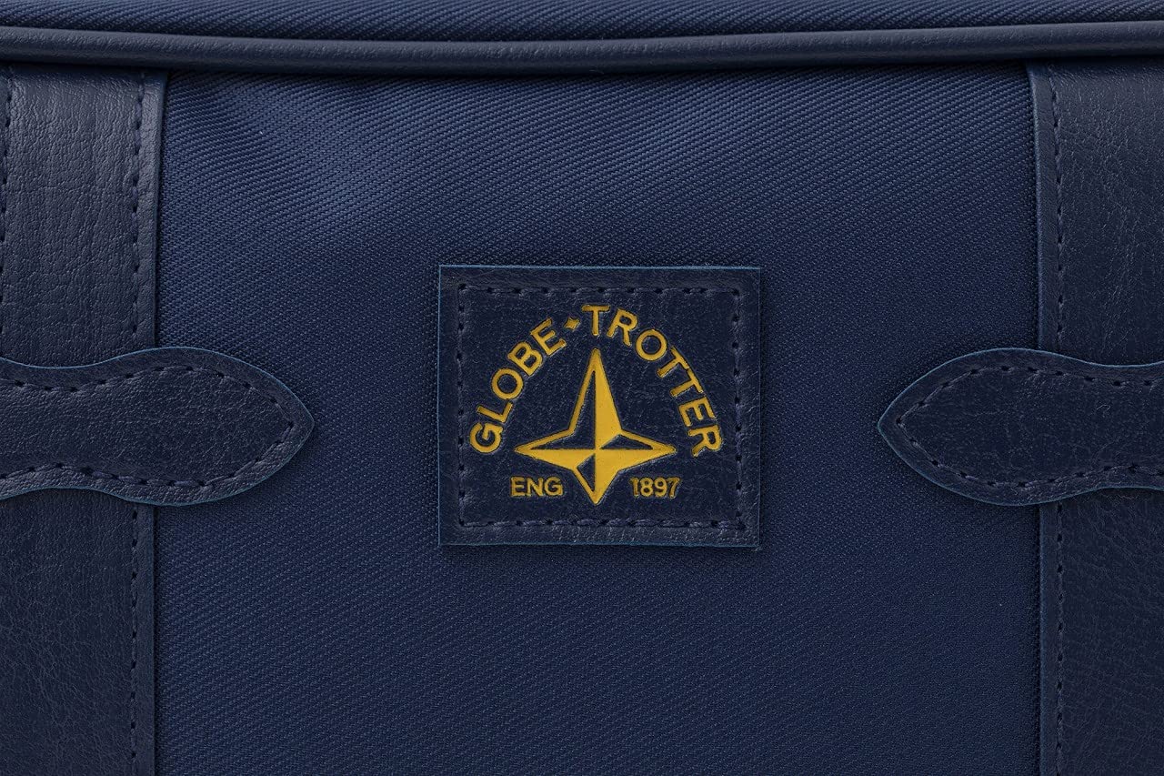 GLOBE-TROTTER LIMITED BOOK NAVY ver.:8/2発売【ムック本付録】グローブ・トロッター マルチポーチ(NAVY ver.)