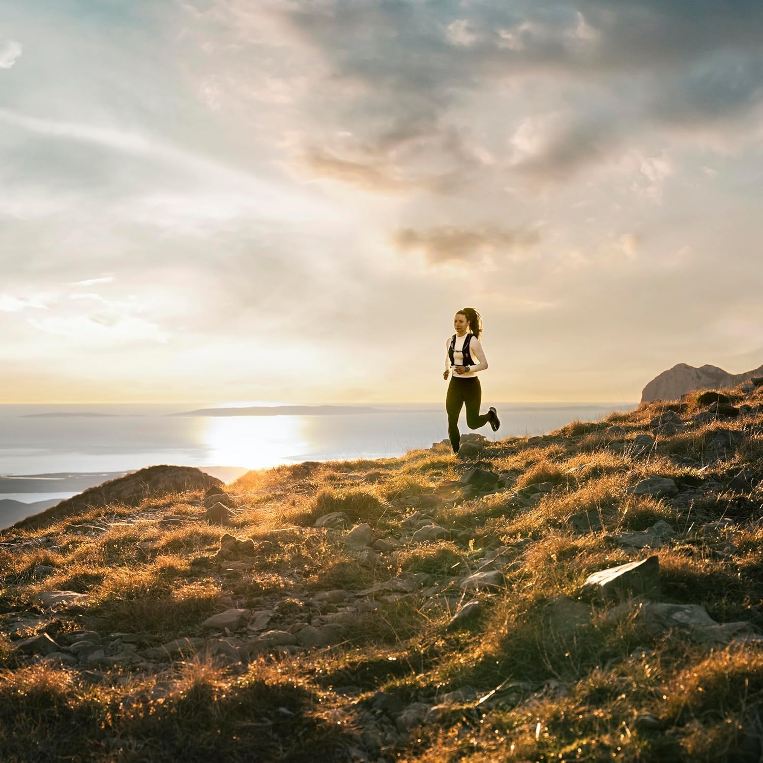 Garmin fēnix® 8 – 47 mm, AMOLED, Sapphire, Premium Multisport GPS Smartwatch, Long-Lasting Battery Life, Dive-Rated, Built-in LED Flashlight, Carbon Gray DLC Titanium with Pebble Gray Band