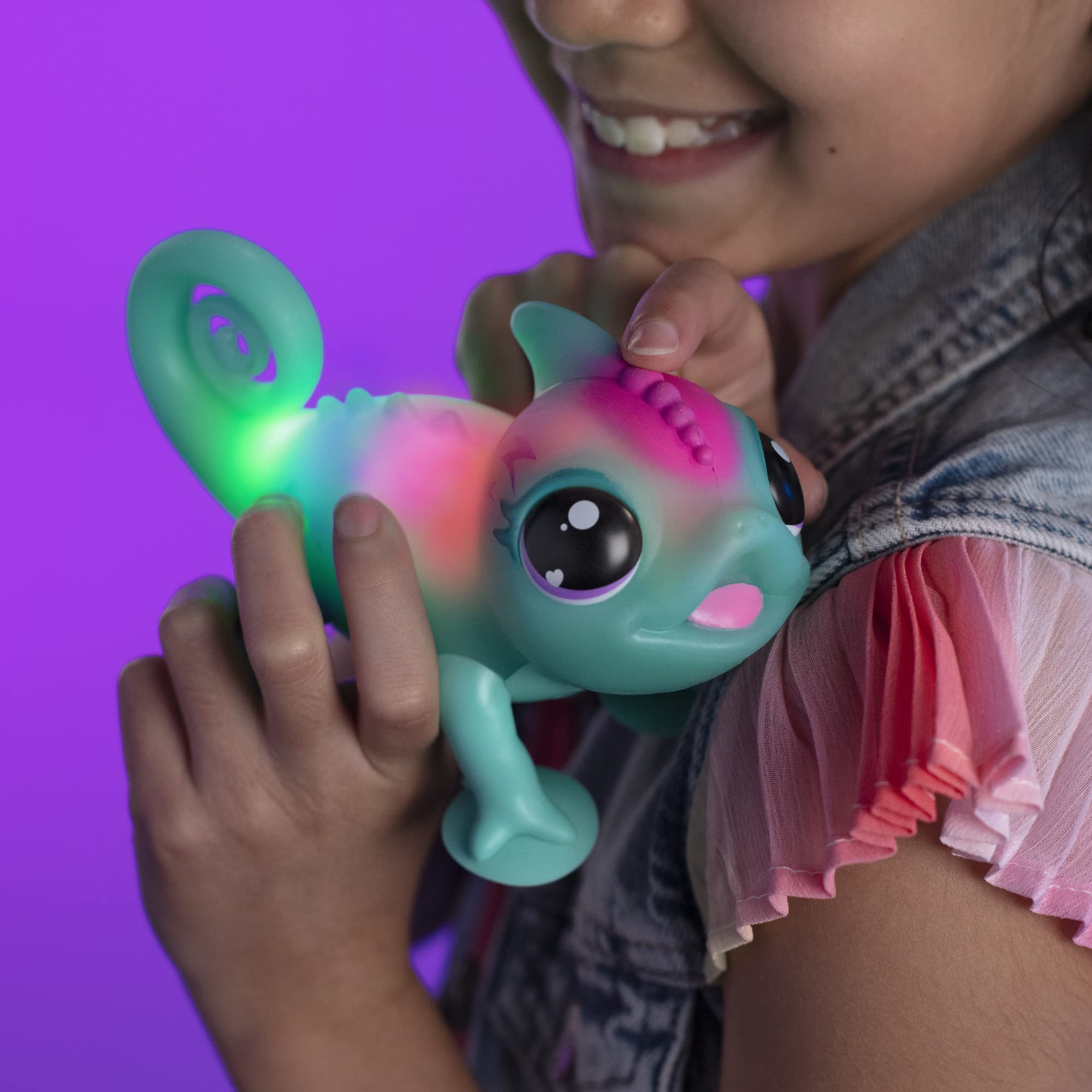 Little Live Pets Sunny The Li’l Chameleon Toy, Interactive Light Up Toy Pet with 30+ Sounds and Beat Detection, Interactive Animal Toys for Ages 5+