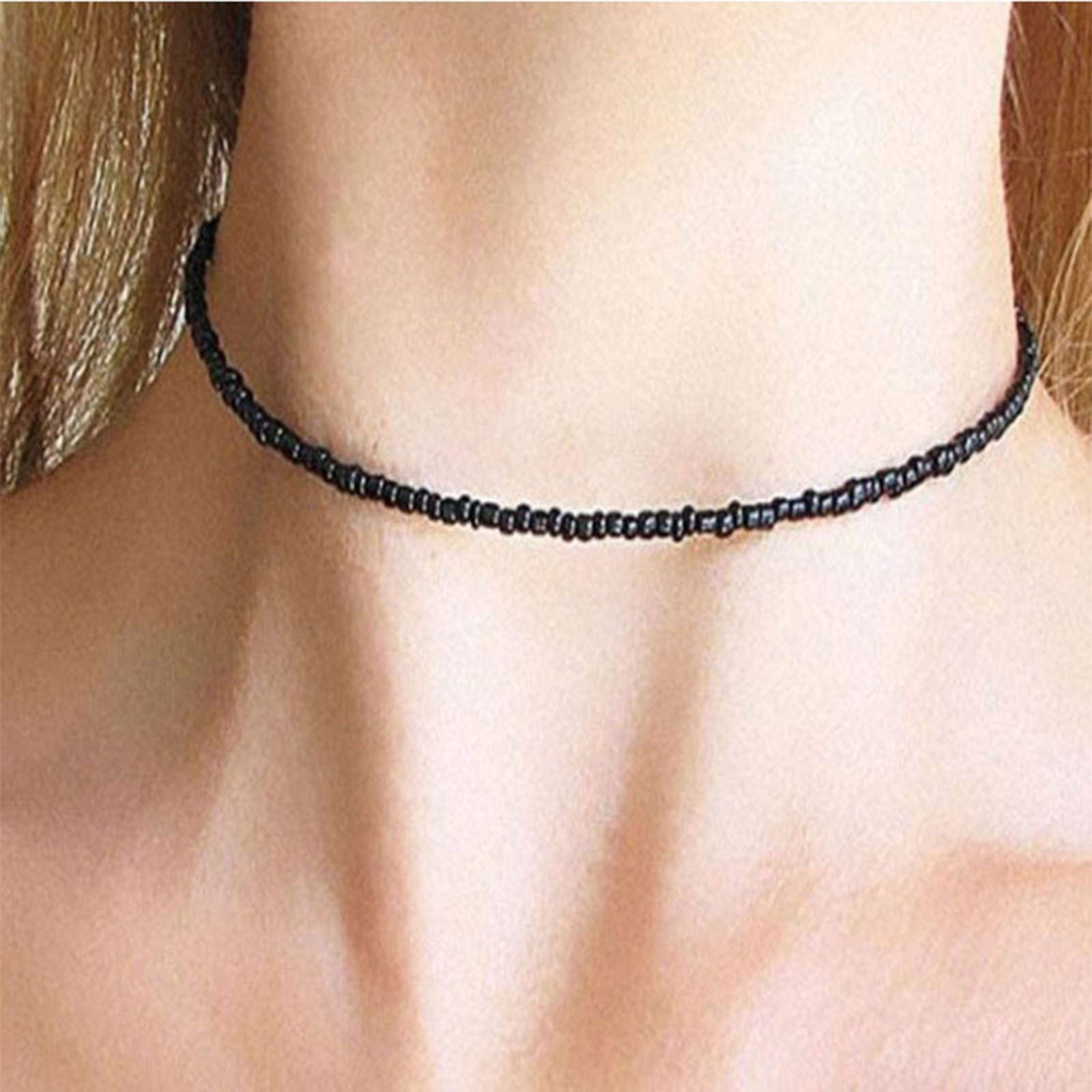 TseenYi Seed Bead Necklace Chain Thin Black Rice Bead Choker Necklace Vintage Beaded Collar Necklace Short Neck Chain Jewelry for Women and Girls (Black)