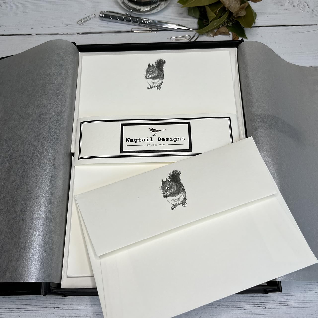 Wagtail Designs Writing Paper Gift Set with a Squirrel Illustration in a Lovely Black Box with Ribbon (18 Sheets and 18 envelopes)