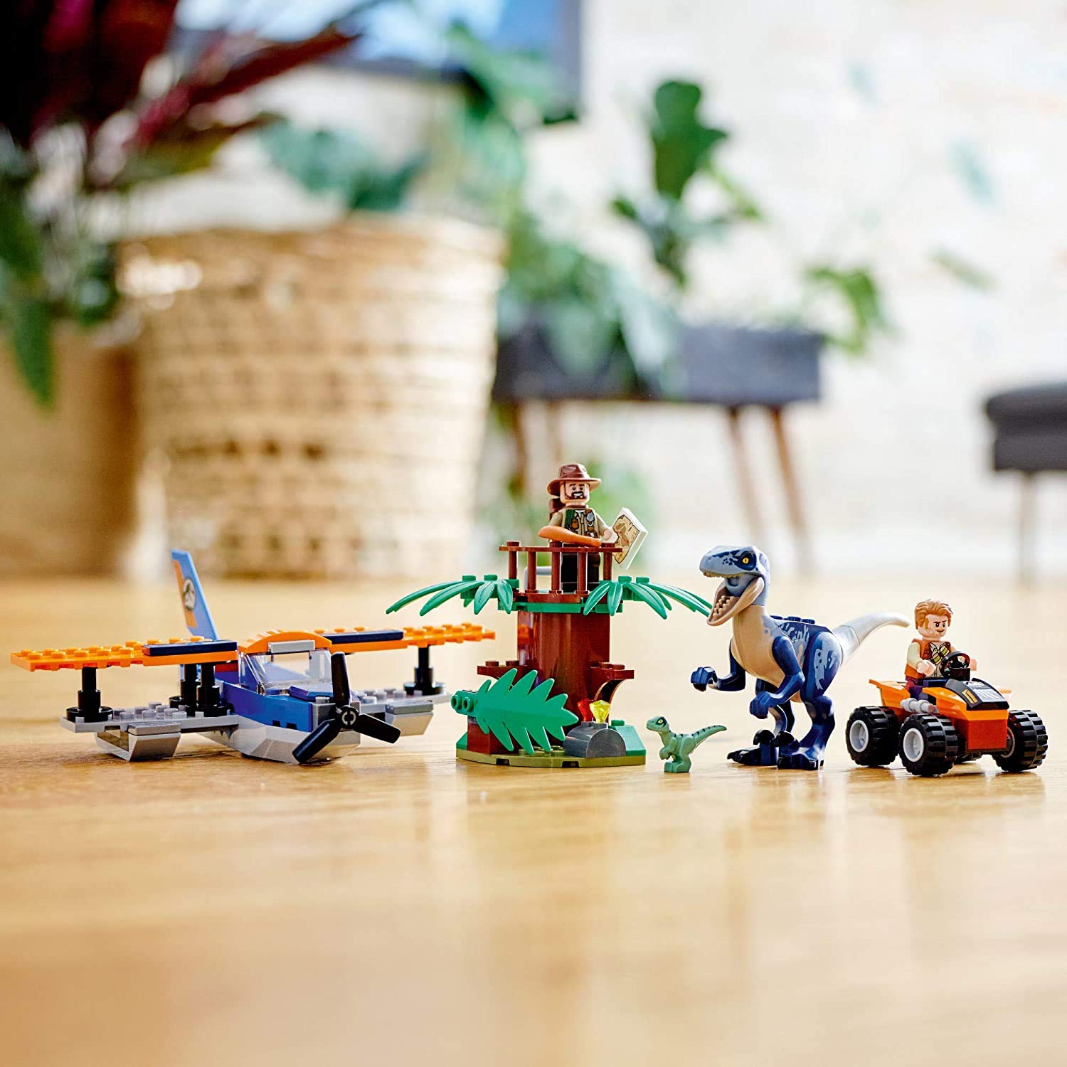 Posable Raptor Mua LEGO Jurassic World Velociraptor: Biplane Rescue Mission 75942 ...