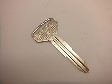 Amazon ダイハツ ミラジーノ L700s 生ブランクキー ダイハツマーク入 シルバー キーケース キーホルダー 車 バイク