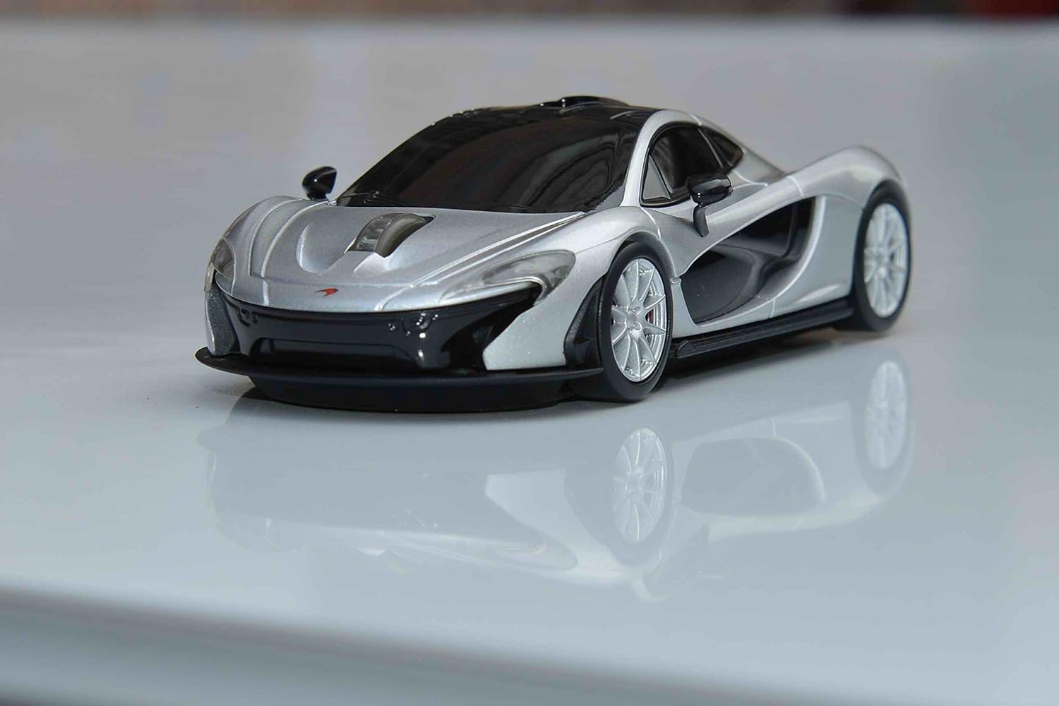 Amazon Com Mclaren P1 Wireless Mouse Computers Accessories