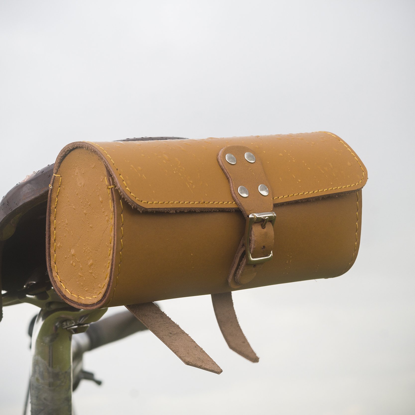 London Craftwork Bike Saddle Bag Genuine Leather in Tan