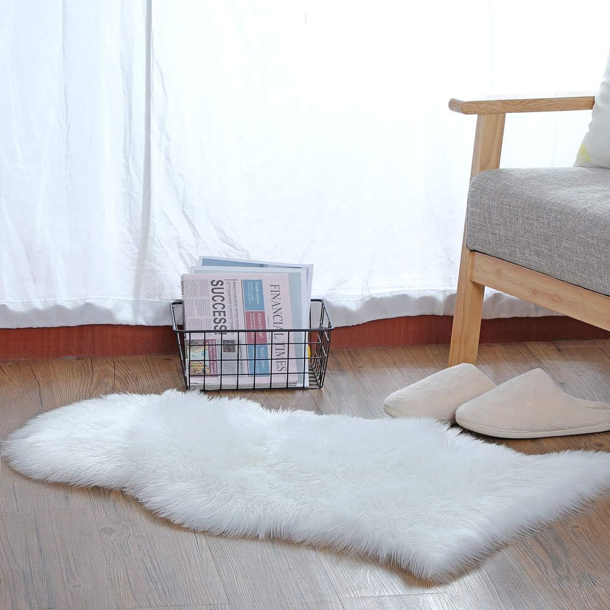 HLZDH Faux Fur Sheep Doormat Rug Non-Slip Luxurious Soft Artificial Wool Carpet for Living Room Bedroom Bathroom Sofa Chair Cushion (White - Image 4