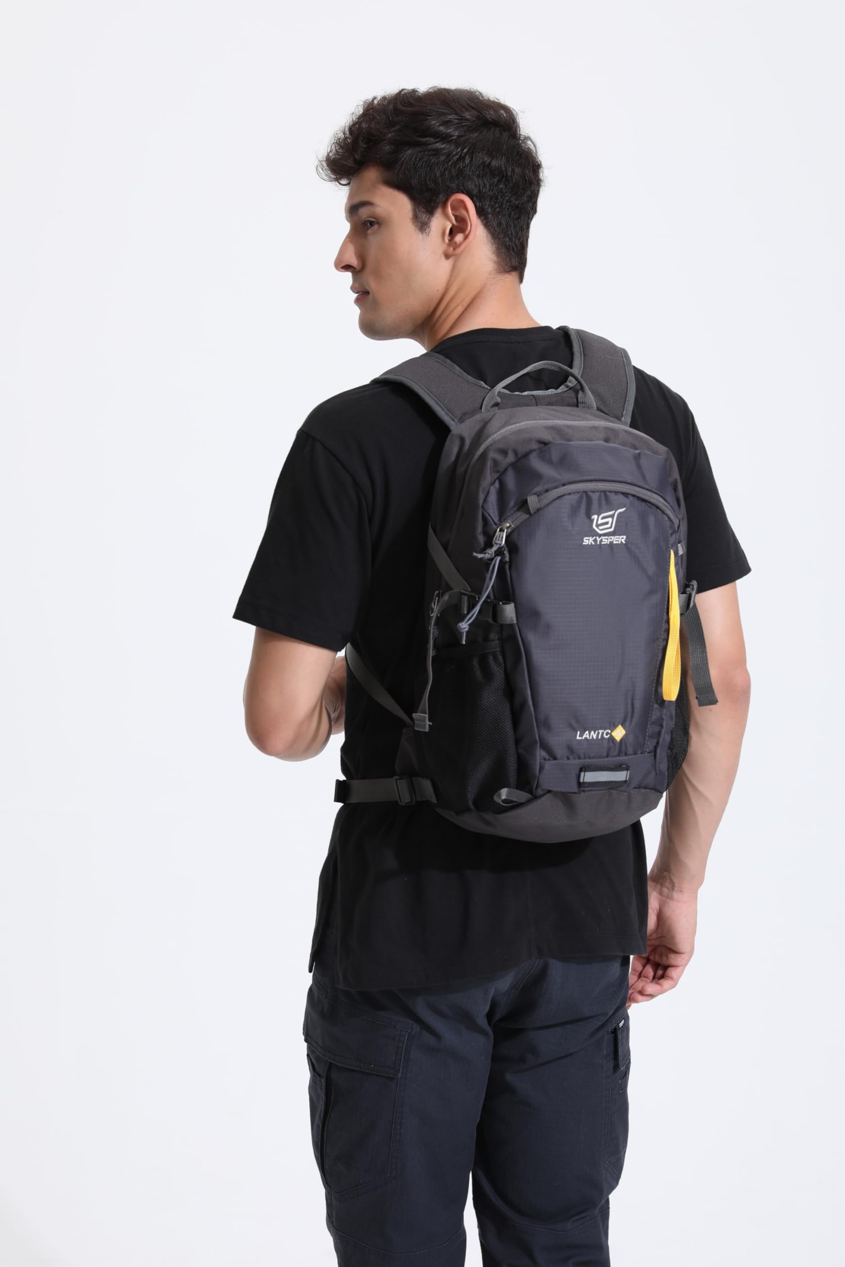 SKYSPER Leicht Wanderrucksack Klein Rucksack mit Rückenbelüftung Trekkingrucksack aus atmungsaktivem 3D Air Mesh Polyester Camping Outdoor Wandern Rucksack 7