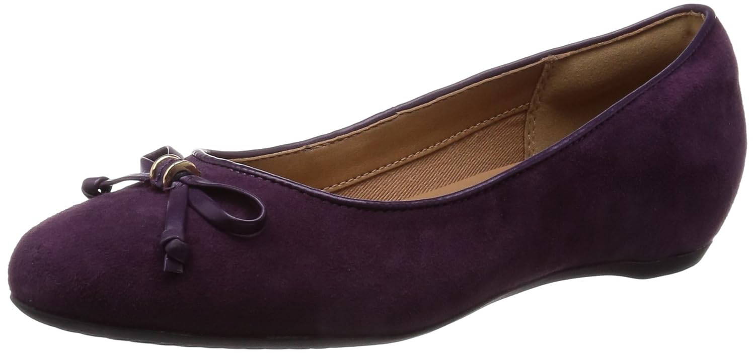 clarks suede flats