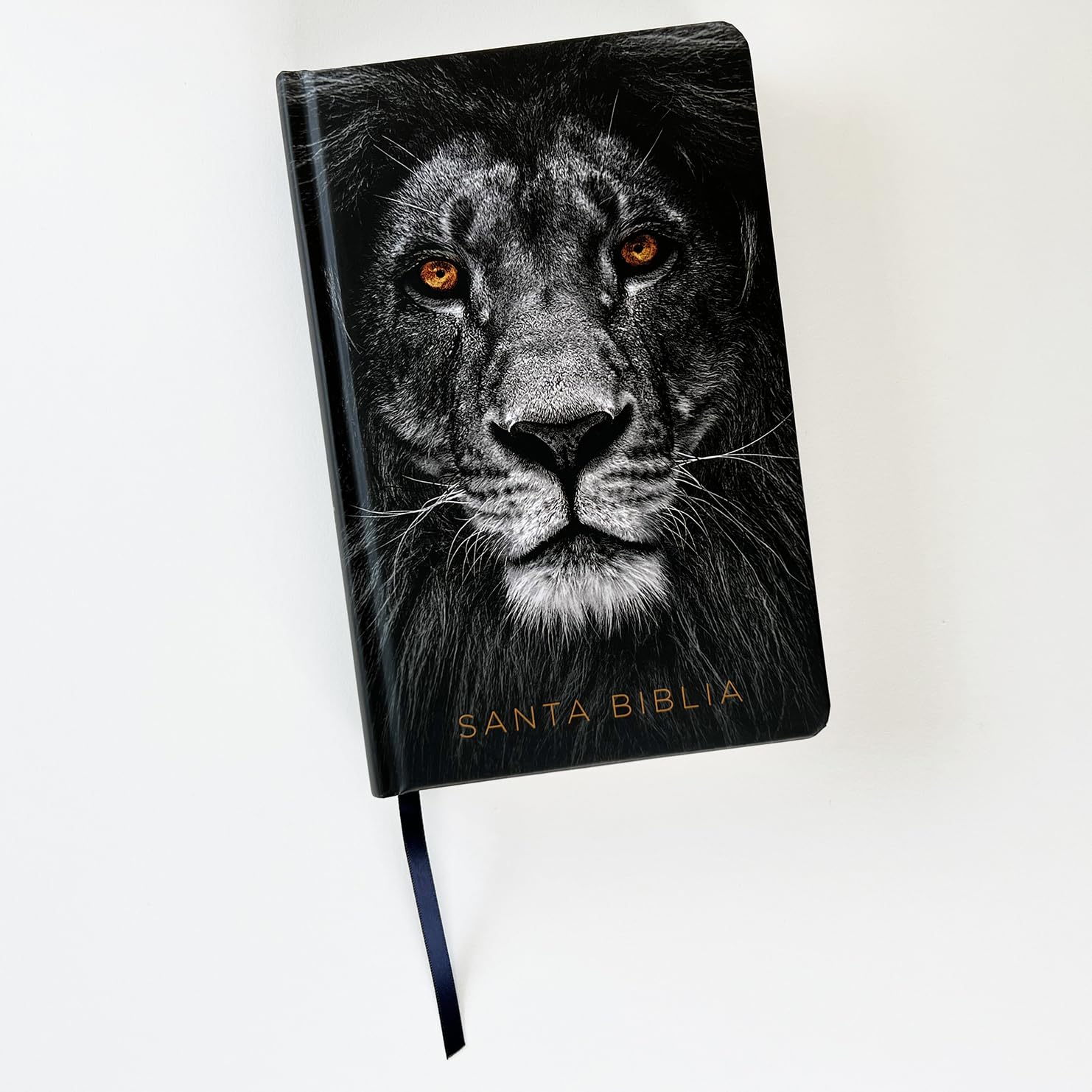 Biblia RVR 1960 letra grande tamaño manual, tapa dura León de Juda con índice / Spanish Bible RVR 1960 Handy Size Large Print Hardcover Lion of Judah with In (Spanish Edition)