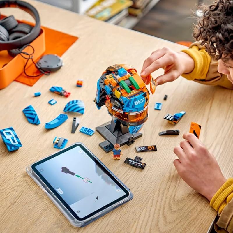 Editions McLaren MasterCard F1 Team Oscar Piastri Helm - Spielzeug 3D Figuren Modellbau - DIY Kinderzimmer Deko - Geschenk für Jungen, Mädchen ab 12 Jahren und Erwachsene Sportfans - 43016