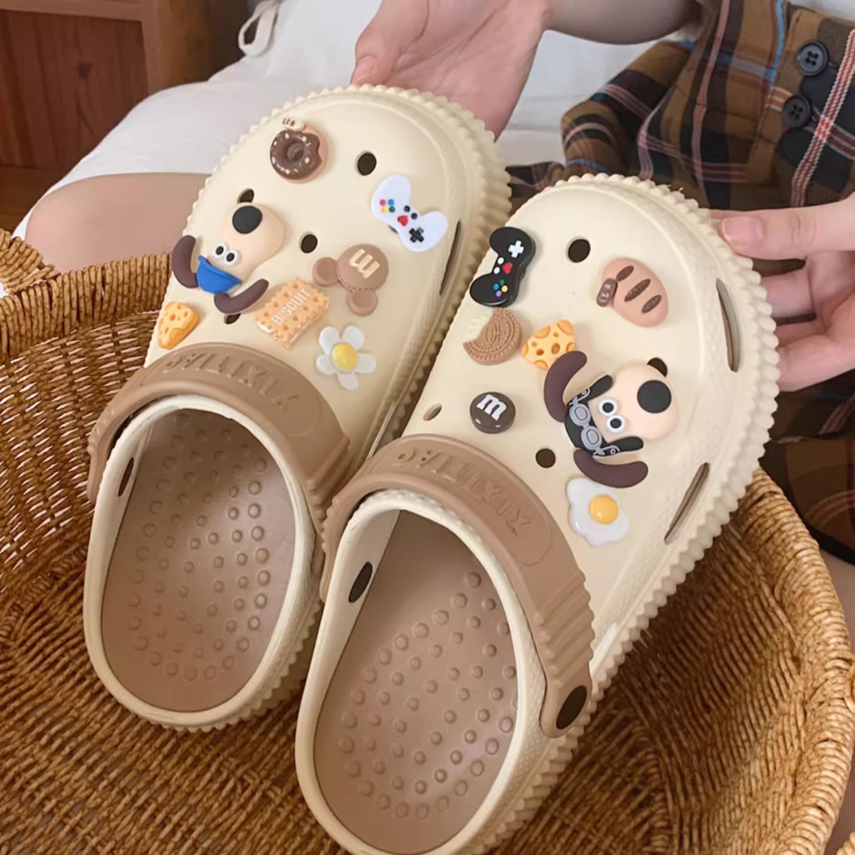 YPNMR Women's Water Clogs Cartoon Dog Summer Garden Slippers, Outdoor Platform Hole Shoes Beach Sandals (Brown,8-9,US_Footwear_Size_System,Adult,Numeric Range,Medium,8,Women,9)